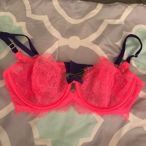 Victoria’s Secret 32C bra NWOT